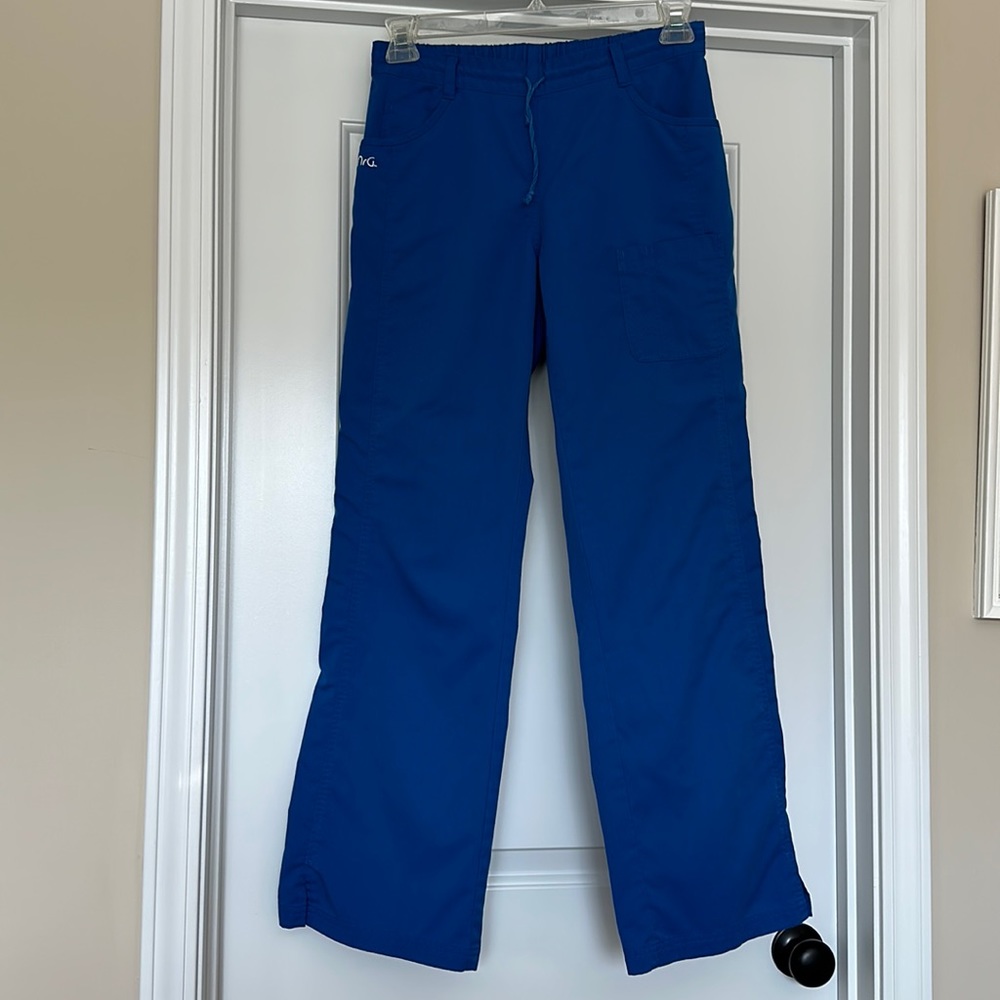 NrG by Barco scrub set (top and bottom). Both size small. Royal blue.